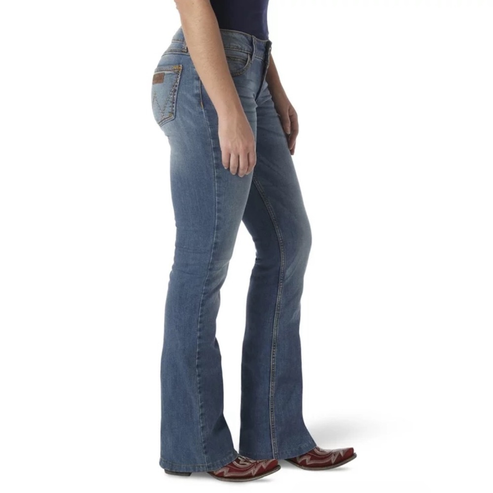Wrangler Womens Retro Mae Rise Stretch Boot Cut Jeans